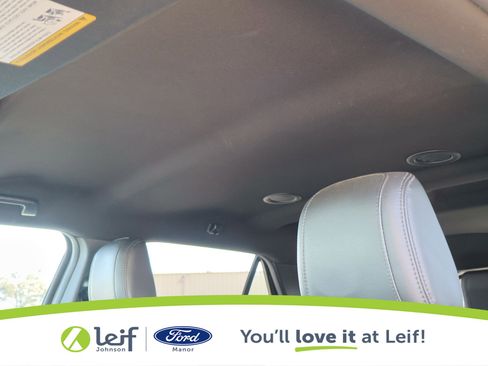 Used 2018 Ford Explorer XLT w/ Equipment Group 202A image 13
