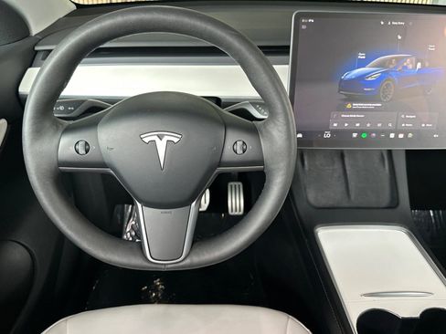 Used 2022 Tesla Model Y Performance image 17