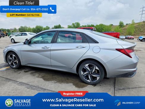Used 2023 Hyundai Elantra SEL w/ Convenience Package FWD image 3