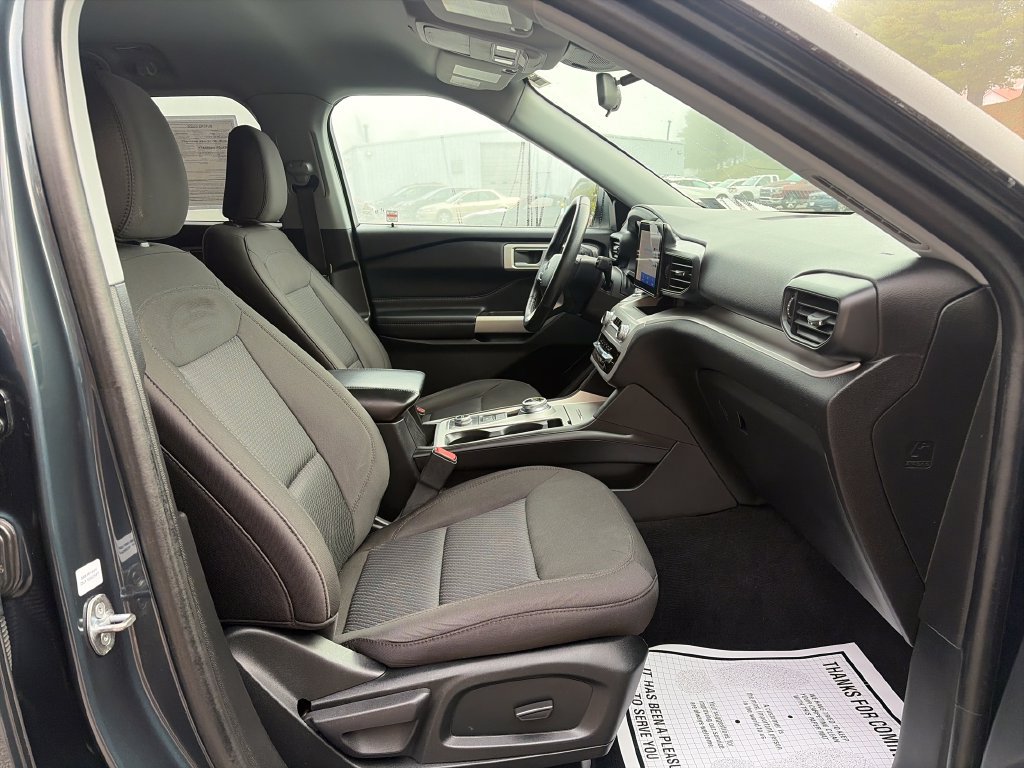 Used 2023 Ford Explorer XLT AWD/4WD image 47