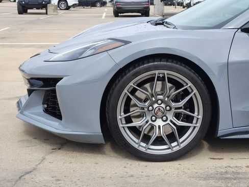 Used 2025 Chevrolet Corvette Z06 RWD image 15
