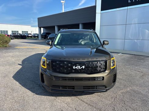 Used 2022 Kia Telluride EX w/ EX Premium Package AWD/4WD image 2