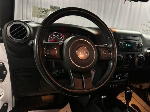 Used 2015 Jeep Wrangler Unlimited Sport w/ Quick Order Package 24S AWD/4WD image 13
