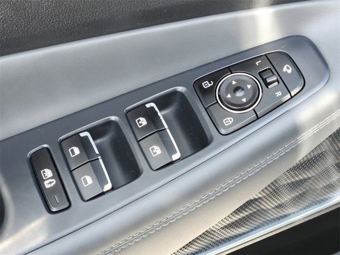 Used 2021 Hyundai Santa Fe Limited w/ Cargo Package image 17