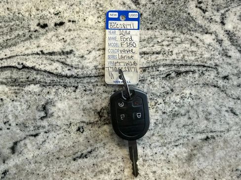 Used 2016 Ford F250 Lariat w/ Lariat Ultimate Package AWD/4WD image 12