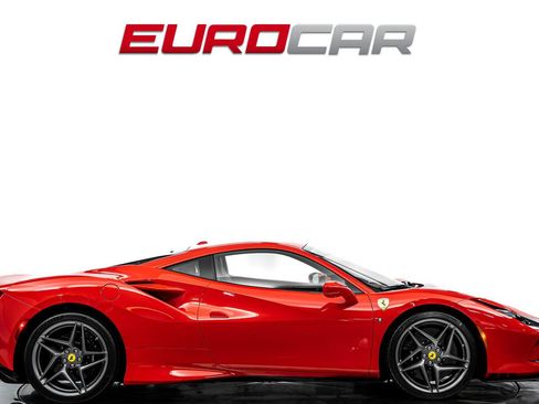 Used 2022 Ferrari F8 Tributo RWD image 6