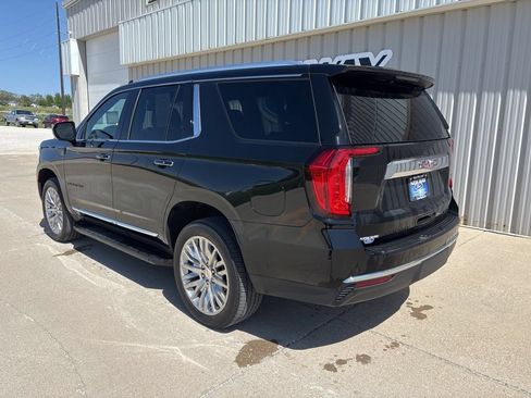 Used 2024 GMC Yukon SLT AWD/4WD image 6
