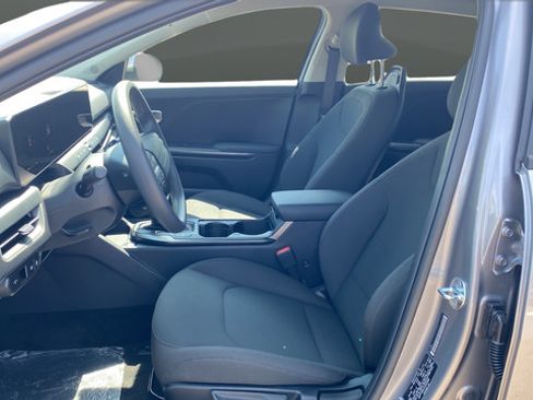 New 2026 Kia K4 FWD image 9