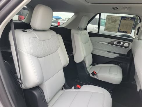 Used 2026 Ford Explorer Platinum w/ LUX Leather Package AWD/4WD image 24