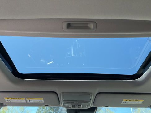 Used 2018 Honda CR-V Touring image 28