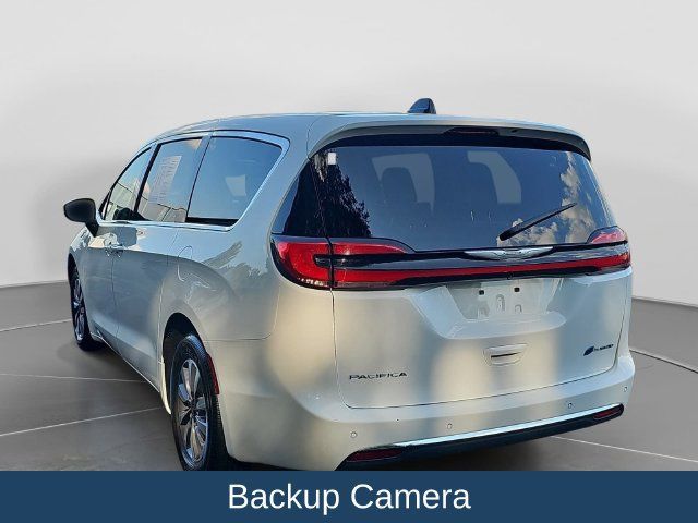 Used 2023 Chrysler Pacifica Touring-L FWD image 6
