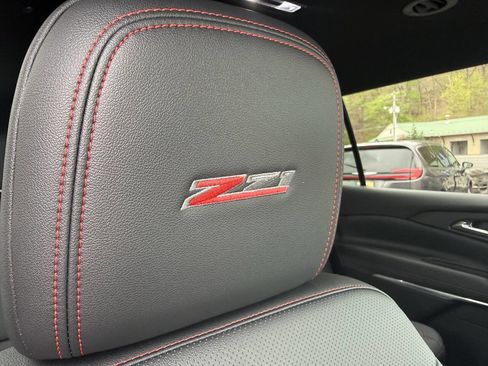 Used 2025 Chevrolet Traverse Z71 image 19