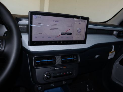 New 2025 Ford Maverick XLT w/ XLT Luxury Package image 27