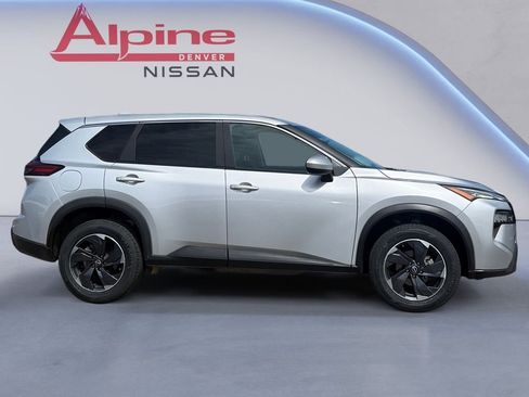 Used 2025 Nissan Rogue SV AWD/4WD image 6