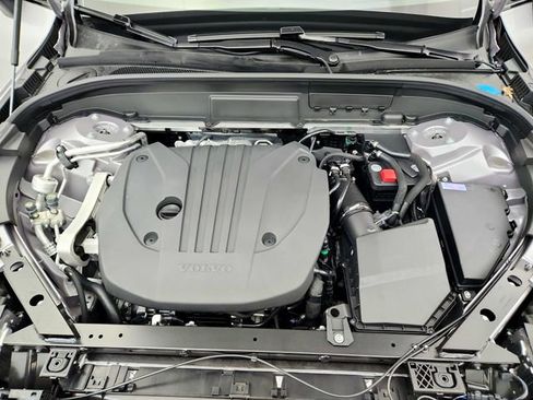 New 2026 Volvo XC60 B5 Ultra w/ Climate Package image 28