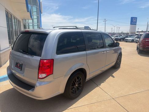 Used 2020 Dodge Grand Caravan SE FWD image 7