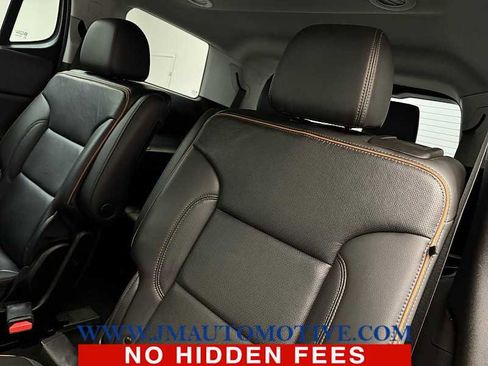 Used 2023 GMC Acadia AT4 w/ Technology Package AWD/4WD image 16