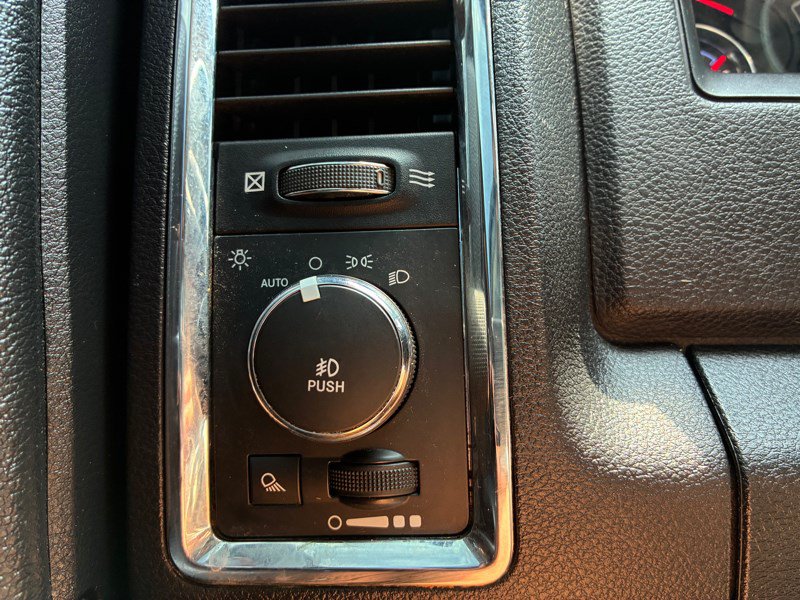 Used 2016 RAM 1500 Laramie w/ Convenience Group RWD image 15
