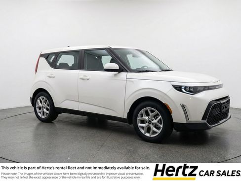 Used 2025 Kia Soul LX w/ LX Technology Package FWD image 1