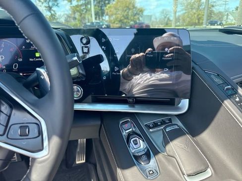 Used 2025 Chevrolet Corvette Stingray Premium Conv w/ Z51 Performance Package image 16