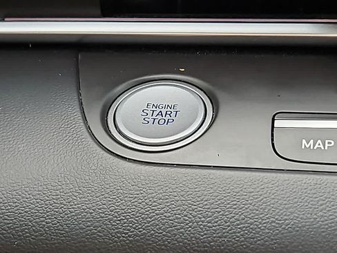 Used 2024 Hyundai Elantra SEL FWD image 22