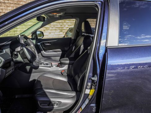 Certified 2019 Toyota RAV4 Limited image 23