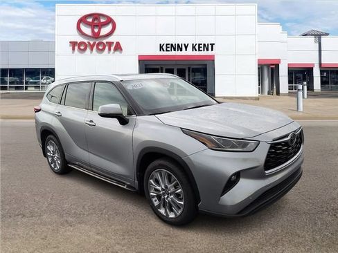 Used 2021 Toyota Highlander Limited AWD/4WD image 1