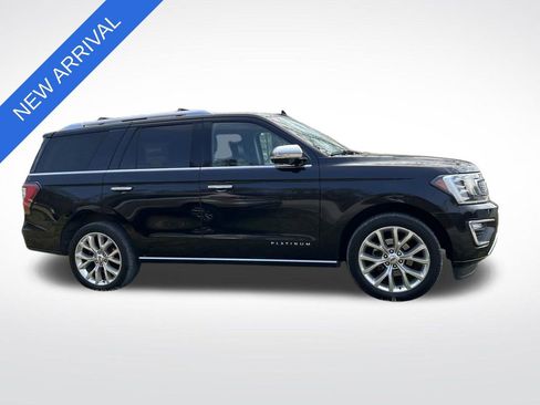 Used 2019 Ford Expedition Platinum image 2