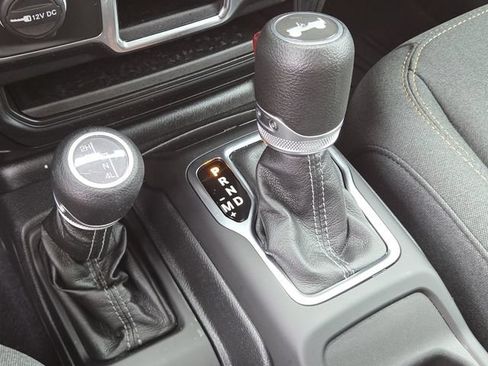 Used 2024 Jeep Wrangler Unlimited Sport AWD/4WD image 24