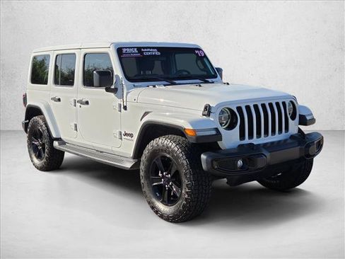 Used 2019 Jeep Wrangler Unlimited Sahara AWD/4WD image 3