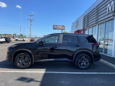 New 2026 Nissan Rogue SV image 18