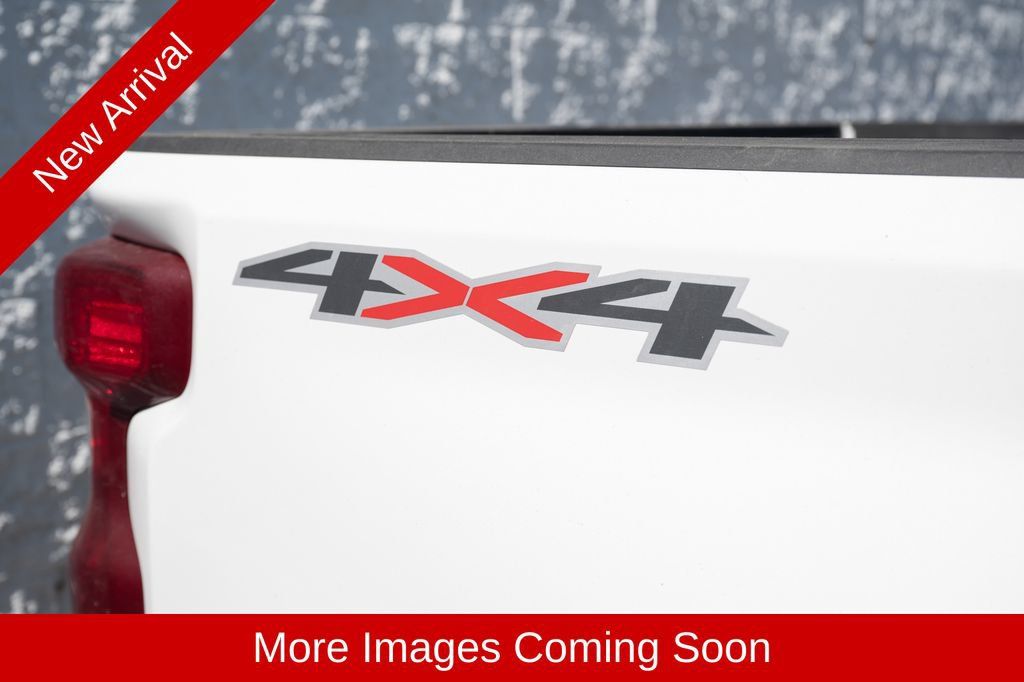 Used 2025 Chevrolet Silverado 2500 LT w/ Convenience Package AWD/4WD image 10