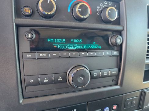 Certified 2025 Chevrolet Express 3500 LT w/ LT Preferred Equipment Group RWD image 17