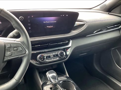Used 2025 Buick Envista Sport Touring w/ Experience Buick Package FWD image 13
