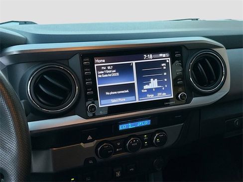 Used 2022 Toyota Tacoma SR5 image 10