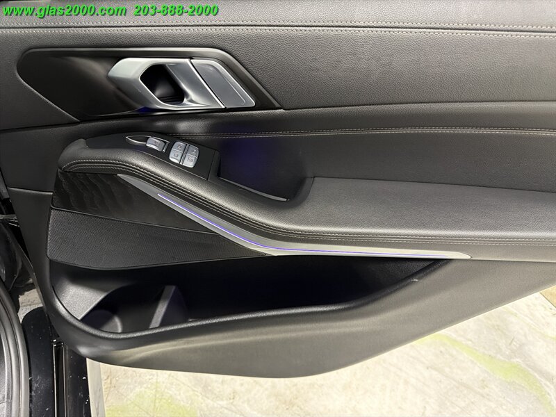 Used 2022 BMW X7 xDrive40i w/ M Sport Package AWD/4WD image 29