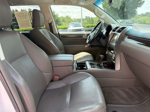 Used 2015 Lexus GX 460 w/ Premium Package AWD/4WD image 19