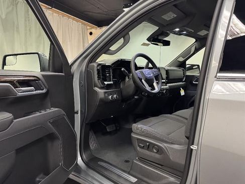 New 2026 GMC Sierra 1500 SLE w/ X31 Off-Road Package AWD/4WD image 22