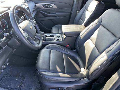 Certified 2023 Chevrolet Traverse LT w/ Rear Camera Mirror Package image 19