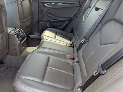Used 2018 Porsche Macan AWD/4WD image 25