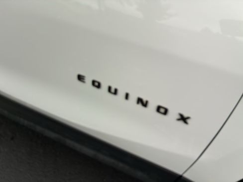 Used 2022 Chevrolet Equinox RS w/ RS Leather Package FWD image 9