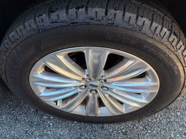 Used 2023 Ford Explorer Limited w/ Limited Technology Package AWD/4WD image 7