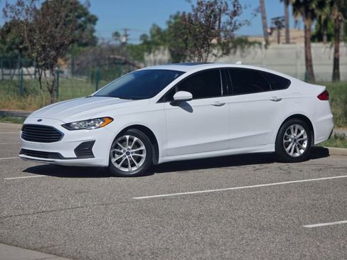 Used 2020 Ford Fusion SE image 22