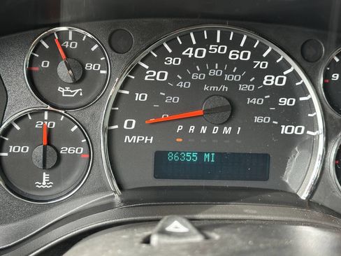 Used 2015 Chevrolet Express 3500 image 30