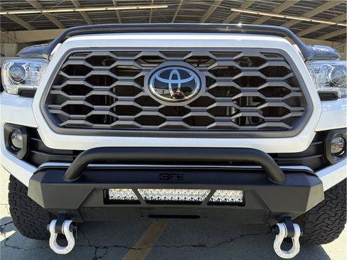 Used 2022 Toyota Tacoma TRD Sport w/ Technology Package AWD/4WD image 27