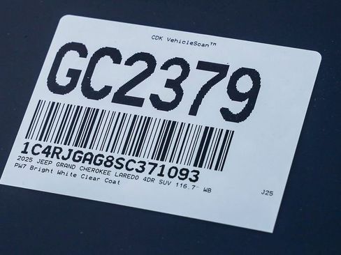 New 2025 Jeep Grand Cherokee Laredo X w/ Luxury Tech Group I image 29