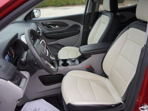 Used 2022 GMC Terrain SLE w/ Driver Convenience Package image 9