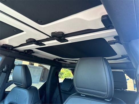 New 2025 Ford Bronco Badlands image 28