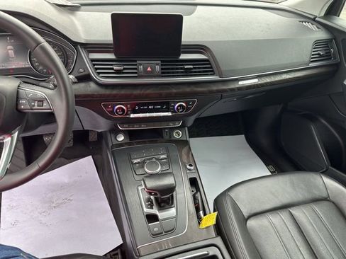 Used 2019 Audi Q5 2.0T Premium w/ Convenience Package image 11