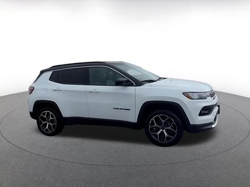 Used 2025 Jeep Compass Limited image 2